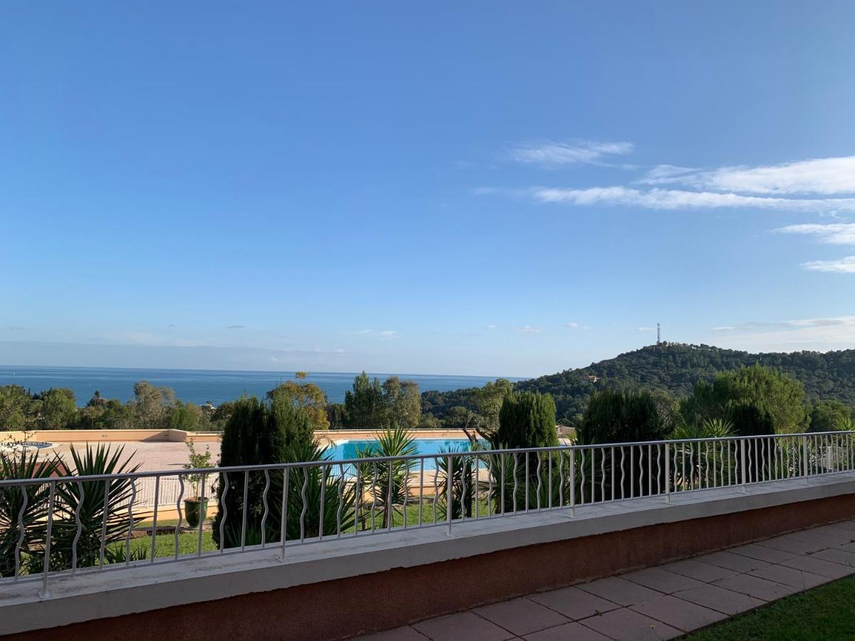 Saint Raphael, Cap Esterel Le Hameau. Vue Mer Екстериор снимка